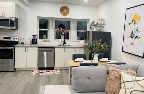 Hamilton Apartment | Stylish 3 BD/2BA in a quiet neighborhood