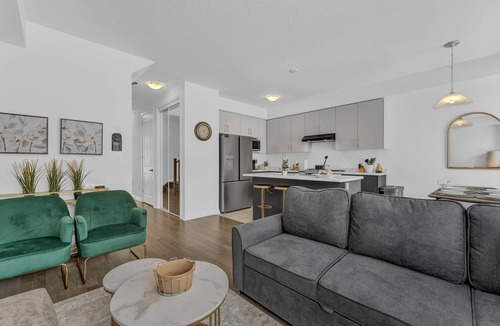 Caledonia House | Stylish 3BR Home w/Dedicated Office Space