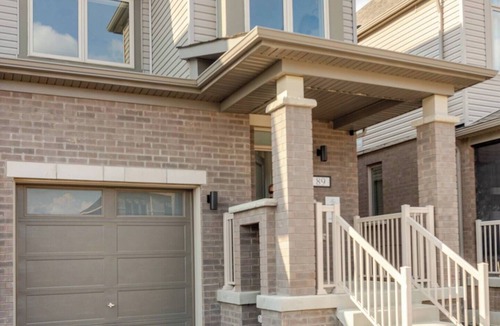 Innisfil House | Stylish 4BR Getaway. Family Friendly. Mins to Hwy