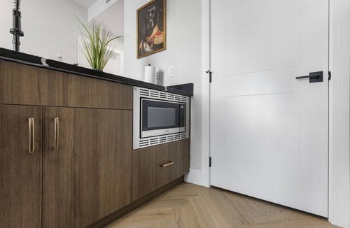 Currie Barracks Condo | Stylish Calgary Getaway Near 17th Ave