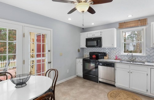 Durham House | Stylish Stay close to RDU, RTP, UNC & Duke
