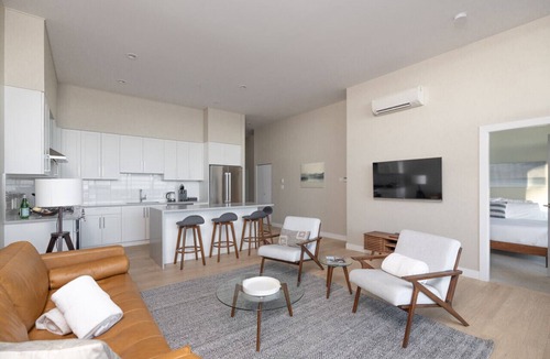 Regional District of Nanaimo Apartment | Suite #204 · Suite 204: Contemporary Oceanfront Accommodation