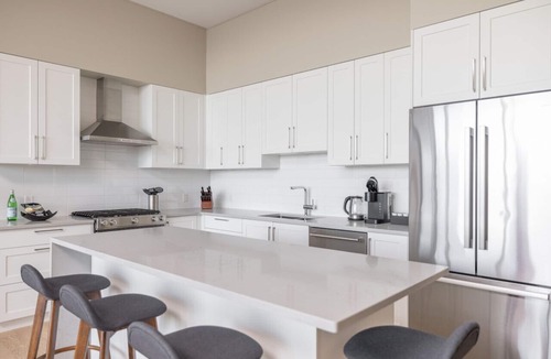 Regional District of Nanaimo Apartment | Suite #207 Contemporary Accommodation Patio Suite
