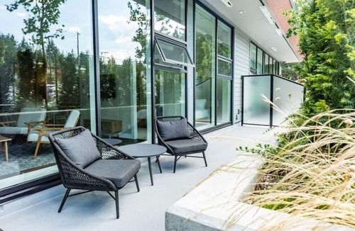 Regional District of Nanaimo Apartment | Suite #207 Contemporary Accommodation Patio Suite
