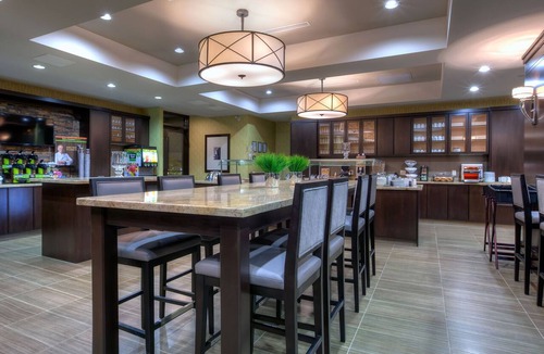 Central Hamilton Apartment | Suite w/Full Kitchen | Free Daily Breakfast