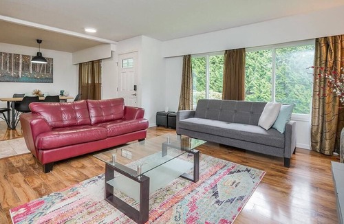 Newton House | Sullivan heights bungalow