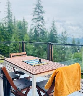 Anglemont House | Summer escape at grandpas cabin