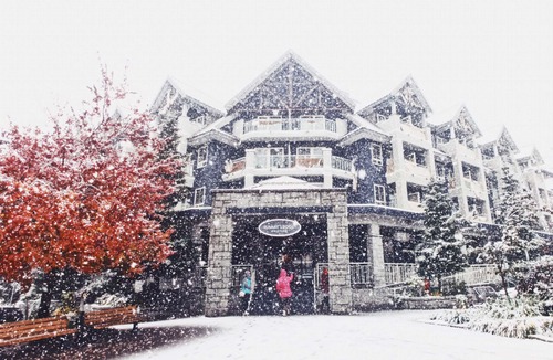 Village North Hotel | Summit Lodge Boutique Hotel Whistler