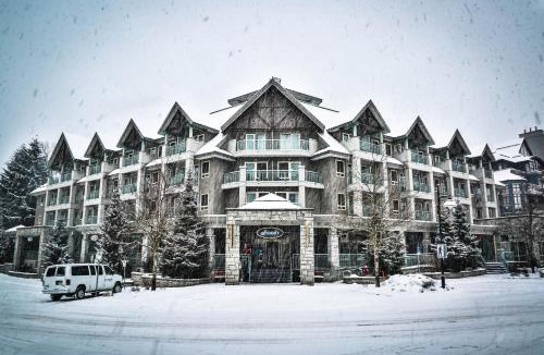 Village North Hotel | Summit Lodge Boutique Hotel by Paradox