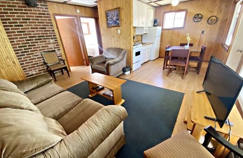 Manitoba Cabin | Sun, Sand, Visit "Sugar Shores"