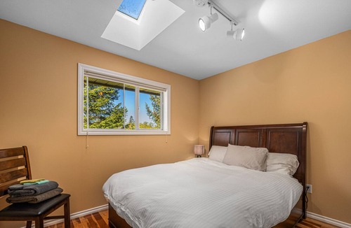 Courtenay House | Sunny Mid Island Paradise