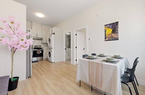Surrey Apartment | Sunnyside Cottage Suite | 2BR near White Rock