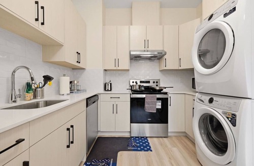 Surrey Apartment | Sunnyside Cottage Suite | 2BR near White Rock