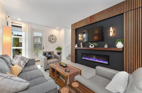 Regional District of Nanaimo House | Sunridge Beachside Retreat by EMR Vacation Rentals