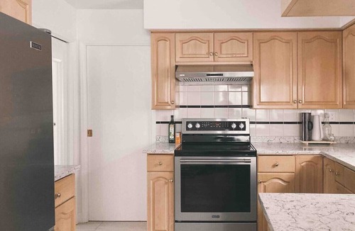 Hastings House | Sunrise Home: Spacious 3BR Near Downtown Vancouver