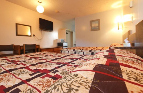 Creston Hotel | Sunset Motel