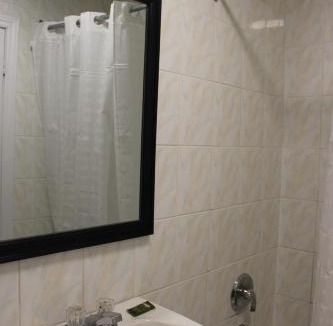 Highland Hotel | Super 7 Motel London