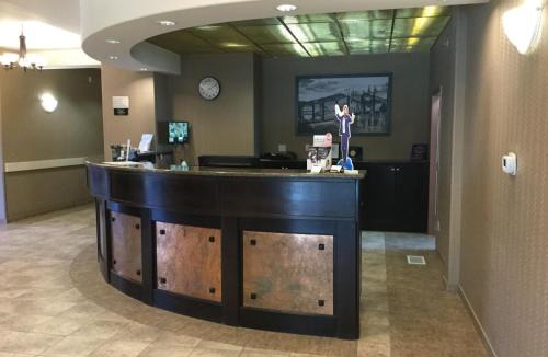 Edson Hotel | Super 8 by Wyndham Edson