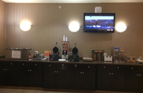 Edson Hotel | Super 8 by Wyndham Edson