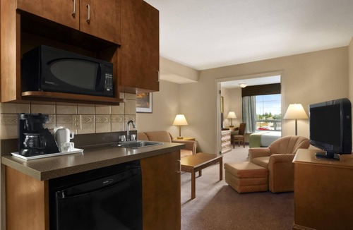 Fort St. John Hotel | Super 8 by Wyndham Fort St. John BC