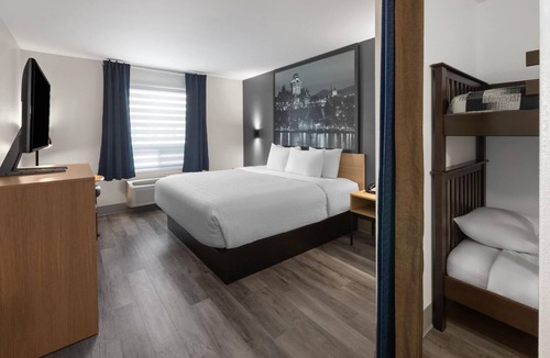 Ste. Foy Hotel | Super 8 by Wyndham Quebec City