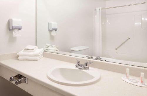 Valemount Hotel | Super 8 by Wyndham Valemount