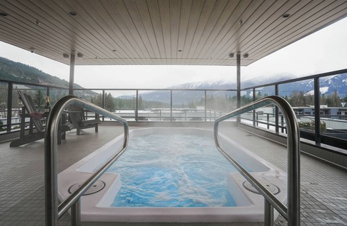 Revelstoke Condo | That 70s Chalet