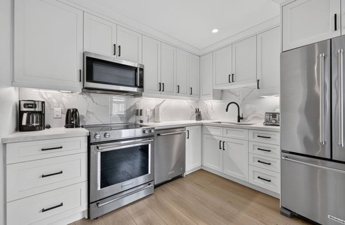 Collingwood House | The 1883 Century Hotel Suite