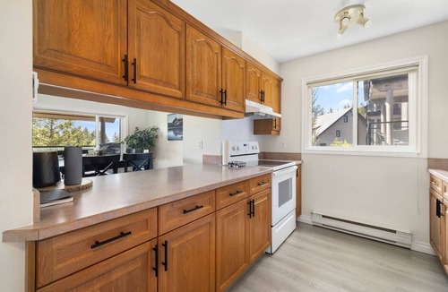 Radium Hot Springs House | "The 19th Hole" - Townhouse Backs Onto Golf Course