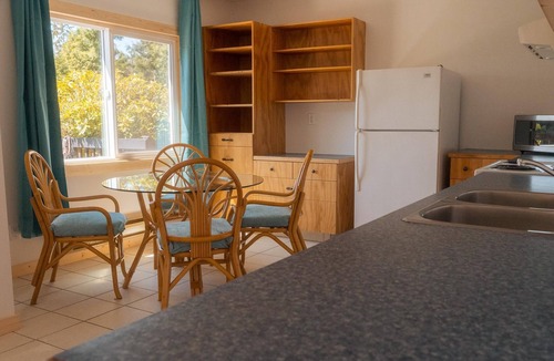 Ucluelet Cottage | The 2 Bedroom Lodge with Full Kitchen private bathroom and Ocean View