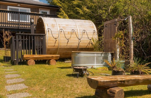 Ucluelet Cottage | The 2 Bedroom Lodge with Full Kitchen private bathroom and Ocean View