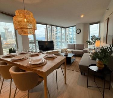 Crosstown Apartment | The Altitude with Mountain & City Views, Pool & Hot Tub