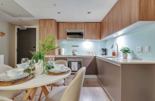 Victoria Park Condo | The Astoria | Steps to Stampede+Saddledome+BMO Center| Free Parking
