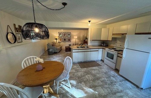 Salmon Arm House | The Backyard Suite
