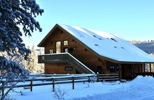 Bragg Creek House | "The Barn" at M&M Ranch - Bragg Creek, Alberta, Canada