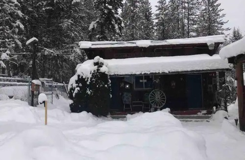 Beaverdell Cabin | The Bunk House
