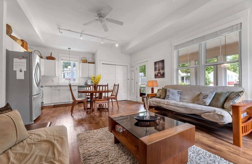 Cherry Valley House | The Cardinal - 7 Hollow