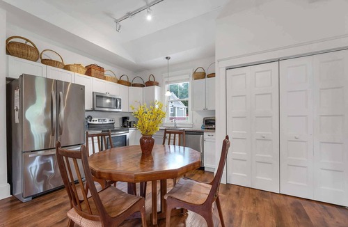Cherry Valley House | The Cardinal - 7 Hollow