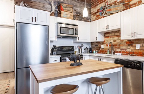 Stratford Apartment | The Cartographer’s Loft