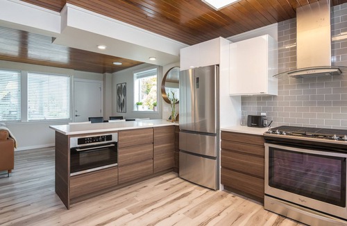 South Central House | The Cedar #4 - 3 Bed 1 and 1/2 Bath Executive townhouse!