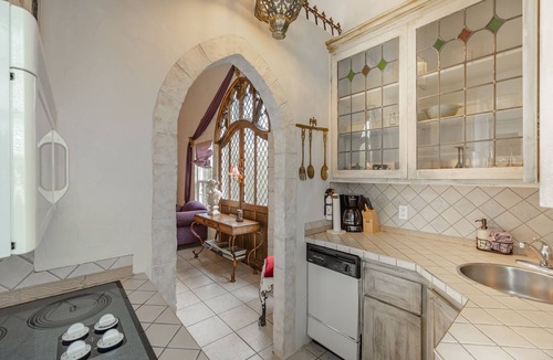Chemainus Bed & Breakfast | The Cottage and Castle