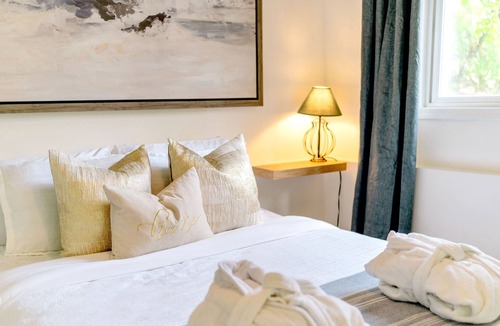 East Hill Cottage | The Cottage at Pottery Manor