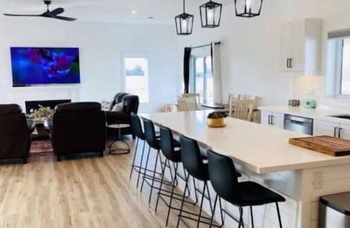 Prince Edward House | The County Stay - Bloomfield