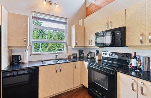Ucluelet Condo | The Cove I Water Views I Wild Pacific Trails