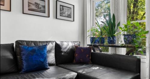 Wychwood House | The Crescent Home