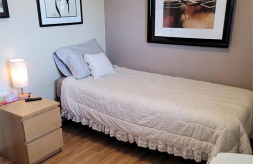 West Edmonton Bed & Breakfast | The Dewberry Homestay B&B