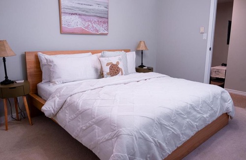 Harrison Hot Springs Apartment | The Drift Walkable to Beach and Village