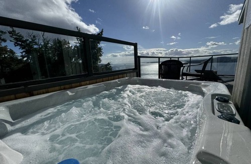 Pender Island Apartment | The East - Ocean Front Suite over looking Salish Sea