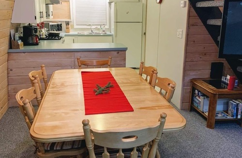 Silver Star Mountain Ski Chalet | The "Eh" Frame at SilverStar- Sleeps 5 with Private Hot Tub