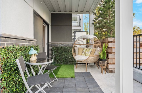 Crescent Heights Condo | ✨ The Era City Haven – Modern 2BR/2BA w/Breathtaking Calgary Views